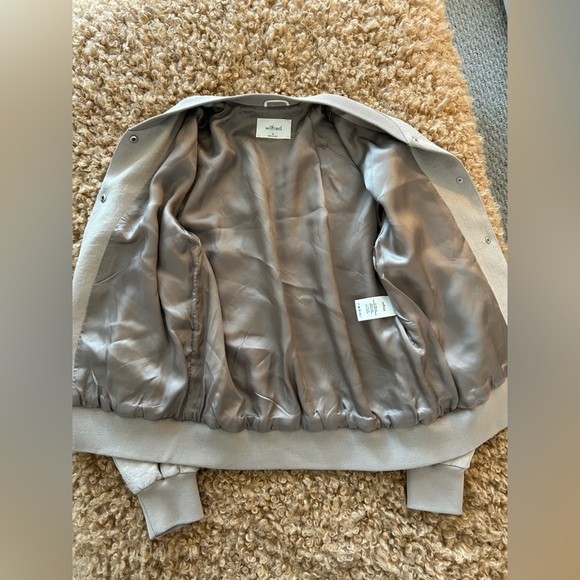 Aritzia: EUC Wilfred Poussin Bomber, Size: Medium - Picture 4 of 11